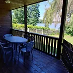 Semesterbostad Domek Nad Jeziorem -mazury- Linia Brzegowa *