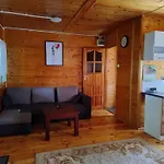 Semesterbostad Domek Nad Jeziorem -mazury- Linia Brzegowa *