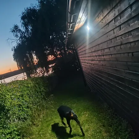 Nad Jeziorem -mazury- Linia Brzegowa Holiday home *
